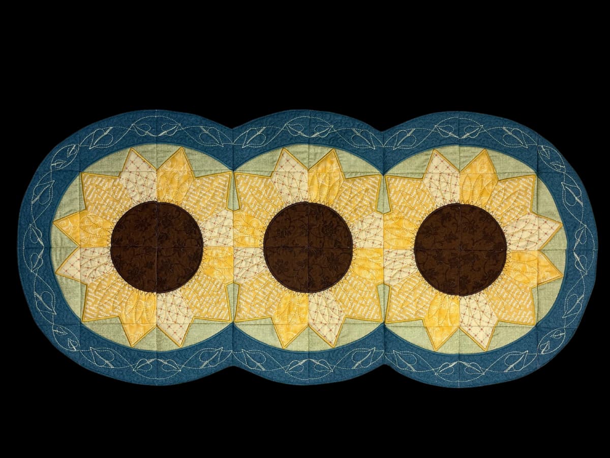Sunflower Table Topper - Digital Library — image 1