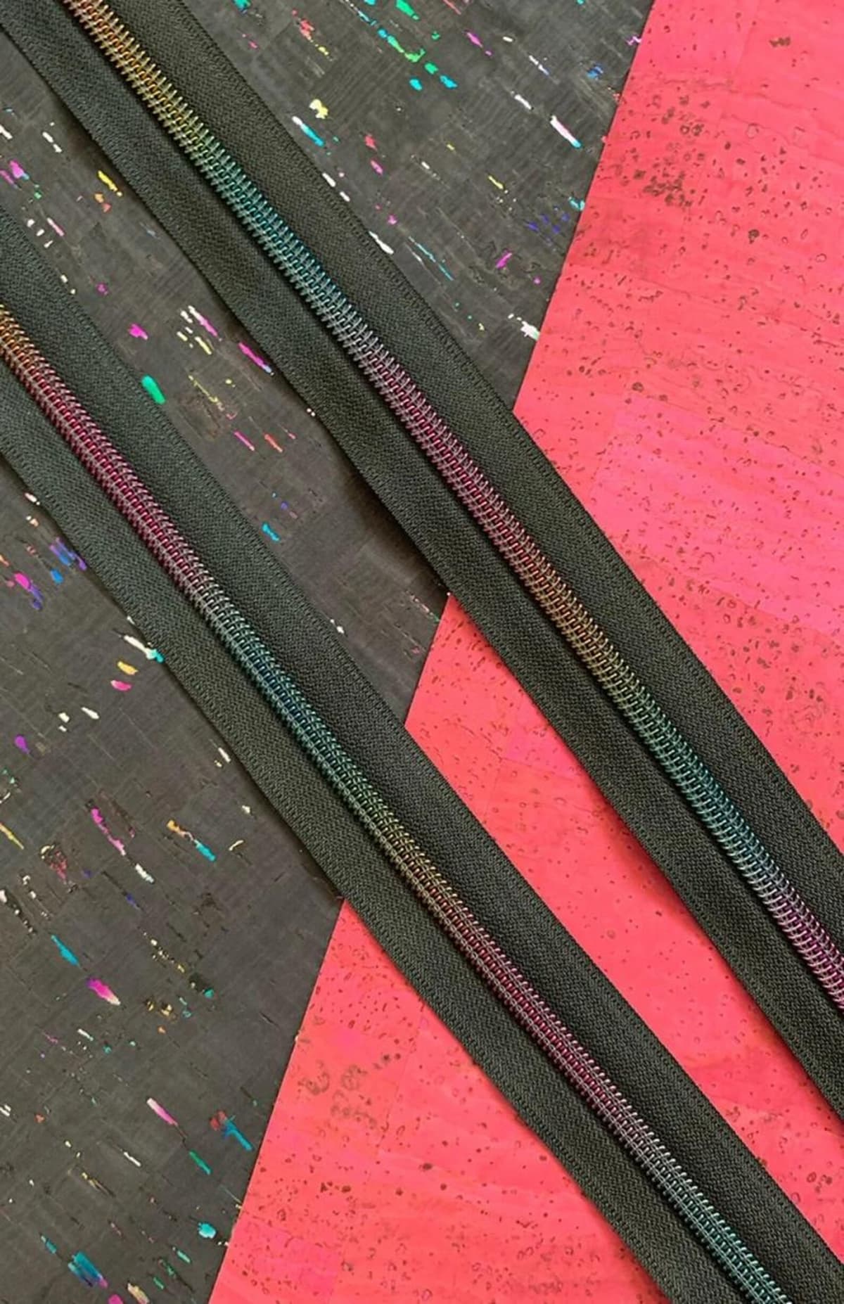 Sassafras Lane Designs Zipper Tape Black with Rainbow Teeth — image 1