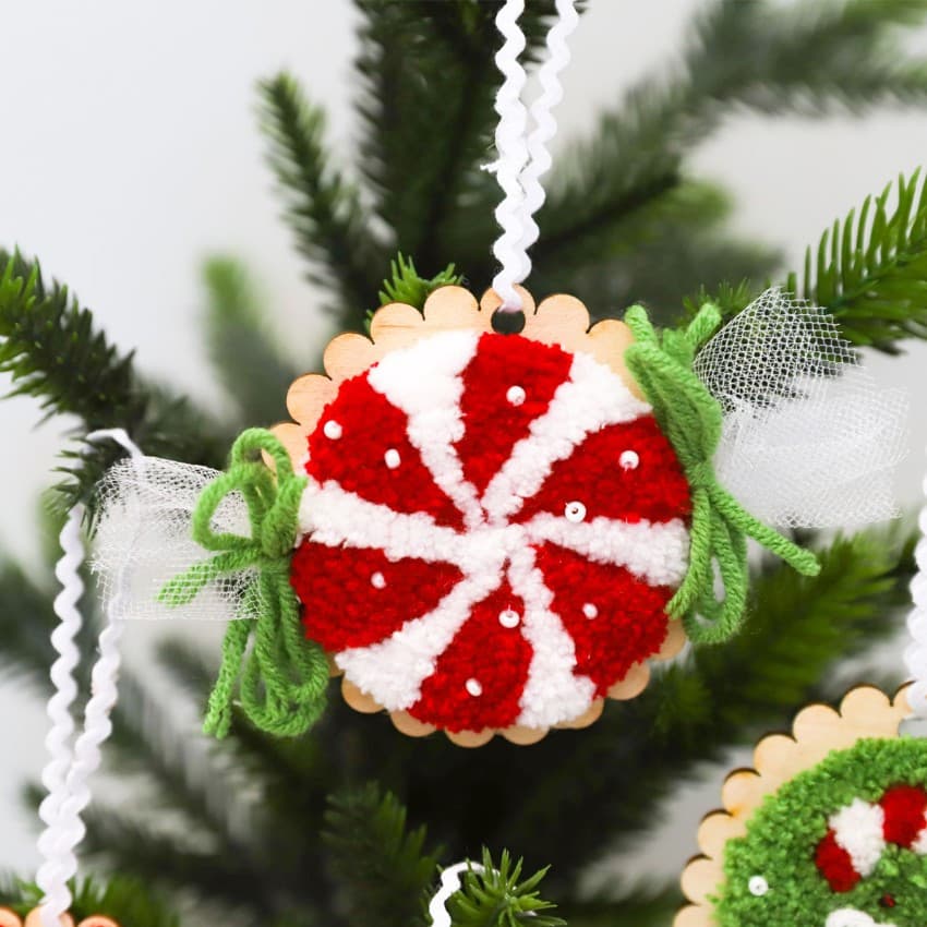 Punch Needle Embroidery Kit Cozy Christmas Ornaments — image 2